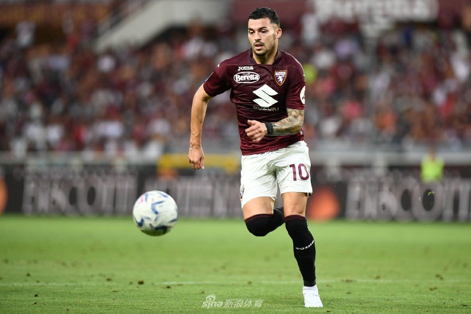 中国女足拥 中国女足拥