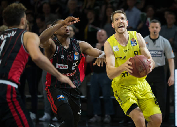 世体：巴萨已开始寻找备选方案，不愿等尼科到最后一天