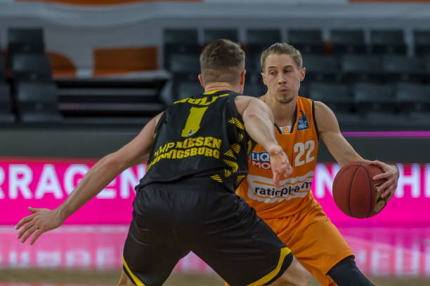 空接之城重聚！保罗更新社媒，晒出与格里芬、小乔丹视频通话