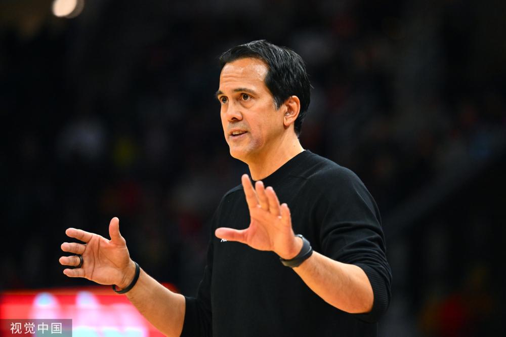 拼尽全力！哈登18中10空砍34+5+6+4断